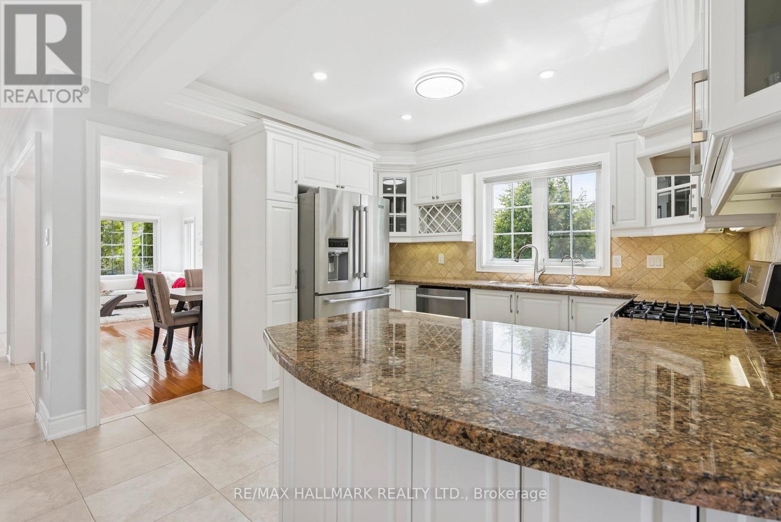 197 Aspenwood Drive, Newmarket, Ontario  L3X 2X4 - Photo 13 - N12514520