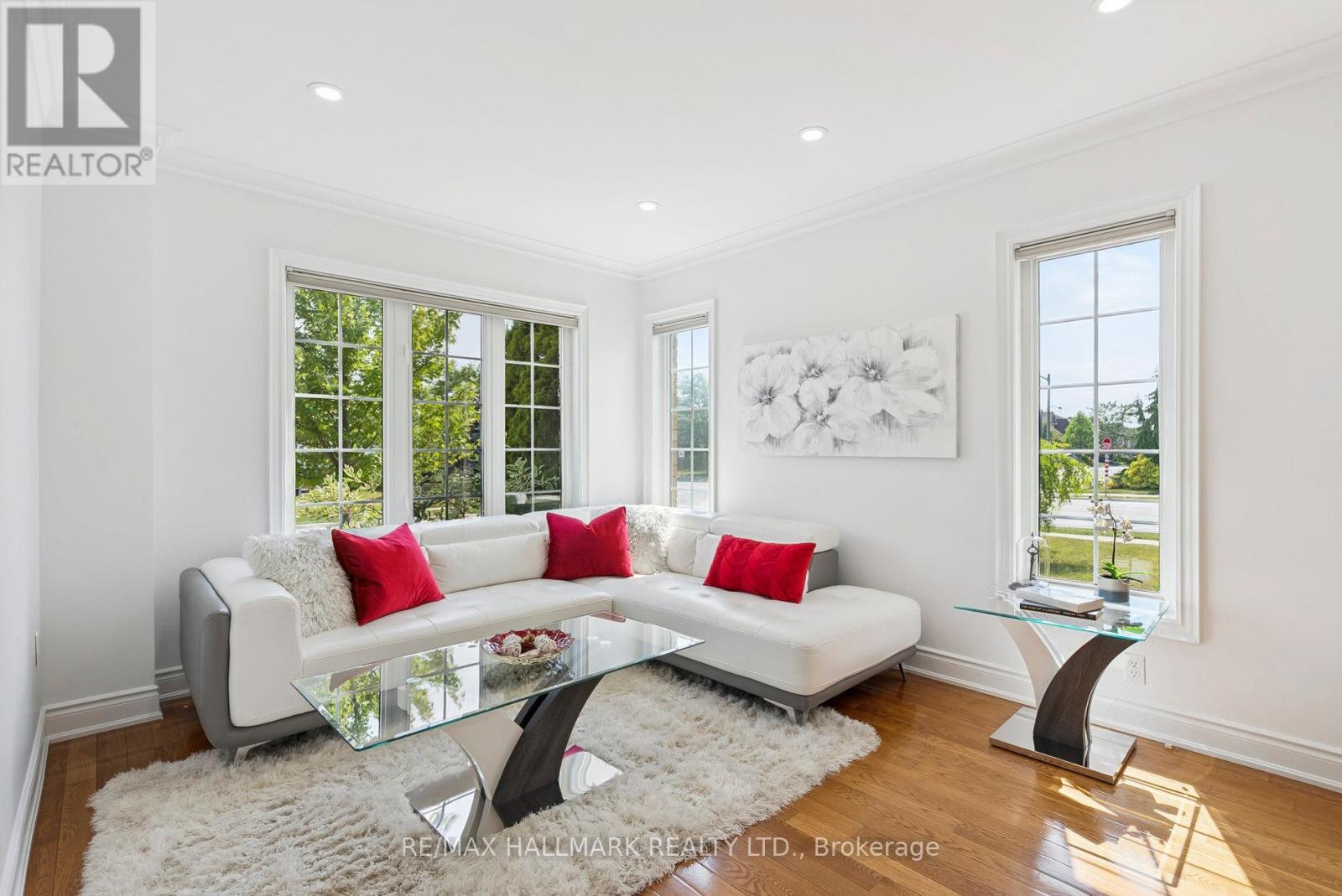 197 Aspenwood Drive, Newmarket, Ontario  L3X 2X4 - Photo 6 - N12514520