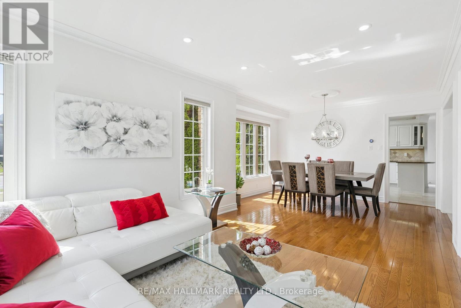 197 Aspenwood Drive, Newmarket, Ontario  L3X 2X4 - Photo 7 - N12514520