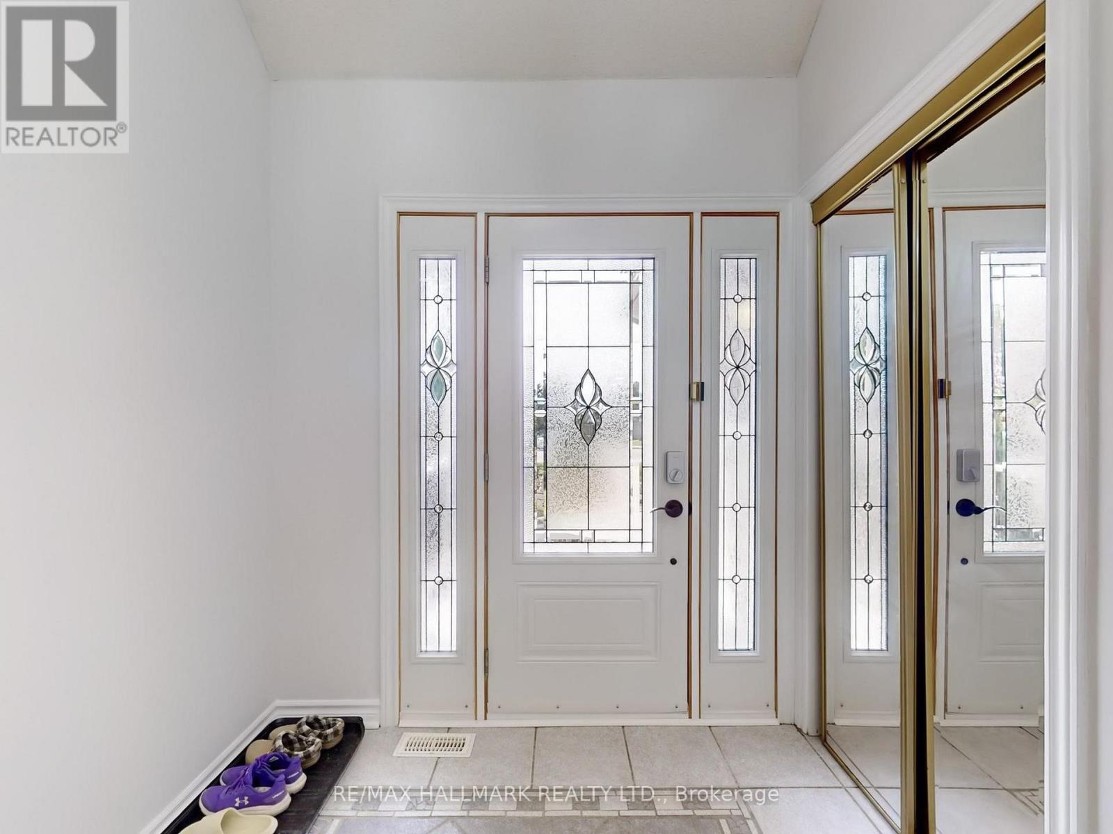 2 Snively Street, Richmond Hill, Ontario  L4E 3E7 - Photo 3 - N12514560