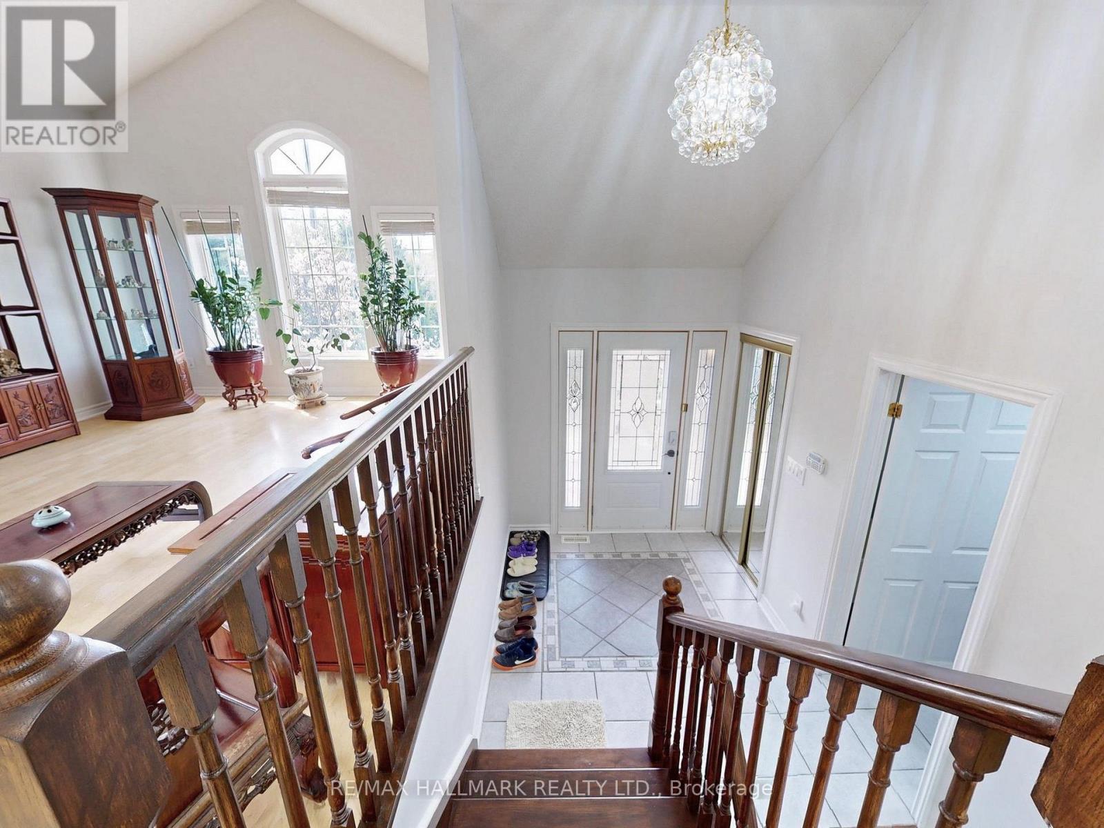 2 Snively Street, Richmond Hill, Ontario  L4E 3E7 - Photo 4 - N12514560