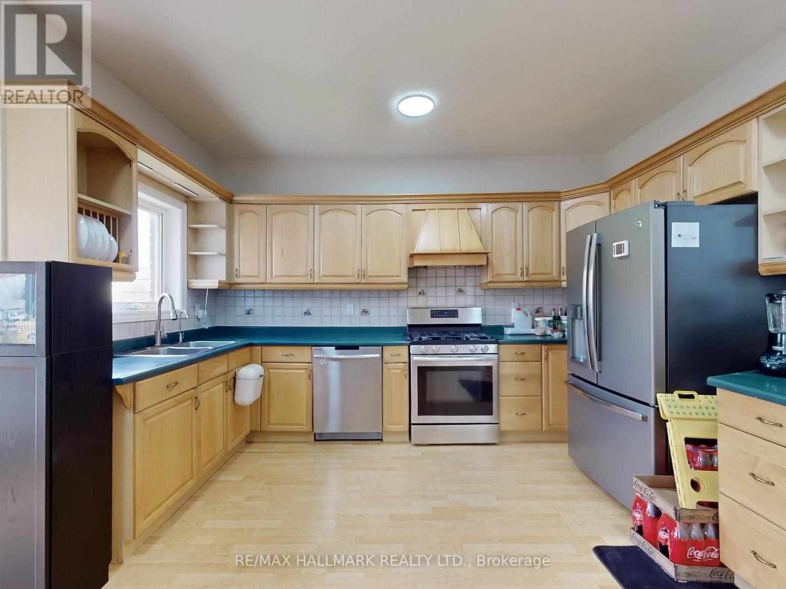 2 Snively Street, Richmond Hill, Ontario  L4E 3E7 - Photo 9 - N12514560