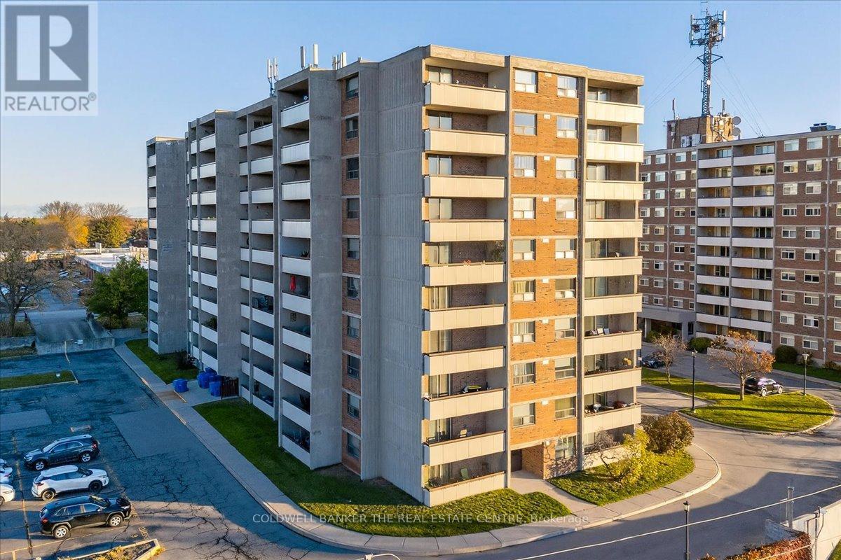 702 - 20 William Roe Boulevard, Newmarket, Ontario  L3Y 5V6 - Photo 3 - N12514588