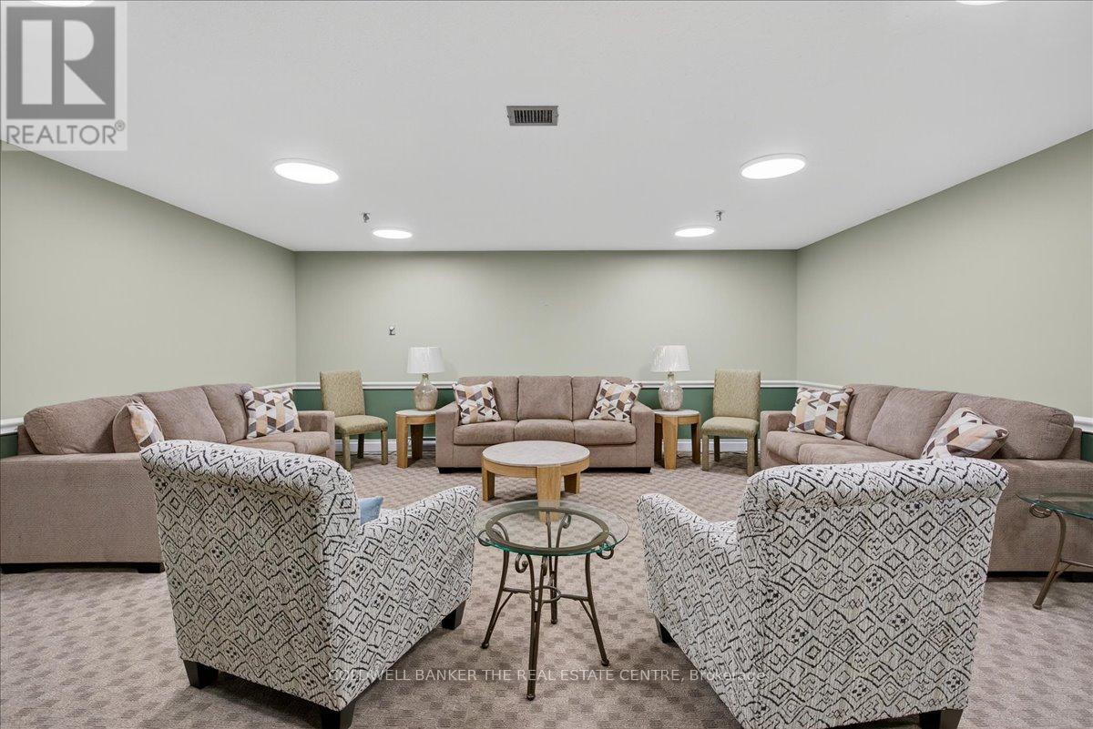 702 - 20 William Roe Boulevard, Newmarket, Ontario  L3Y 5V6 - Photo 34 - N12514588