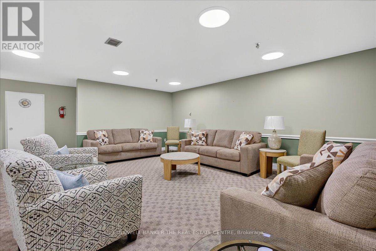 702 - 20 William Roe Boulevard, Newmarket, Ontario  L3Y 5V6 - Photo 35 - N12514588