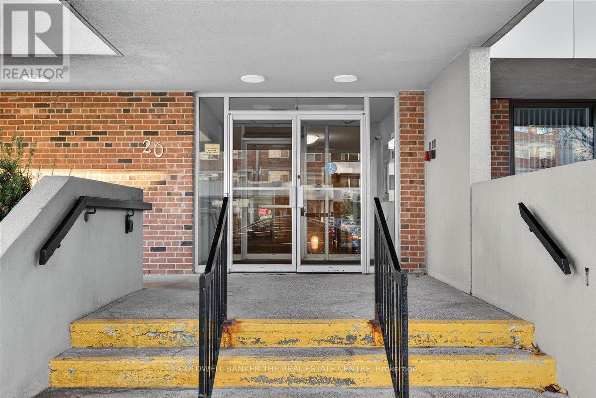 702 - 20 William Roe Boulevard, Newmarket, Ontario  L3Y 5V6 - Photo 44 - N12514588