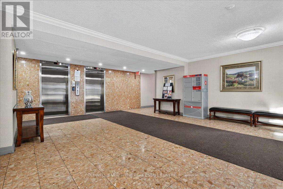 702 - 20 William Roe Boulevard, Newmarket, Ontario  L3Y 5V6 - Photo 6 - N12514588