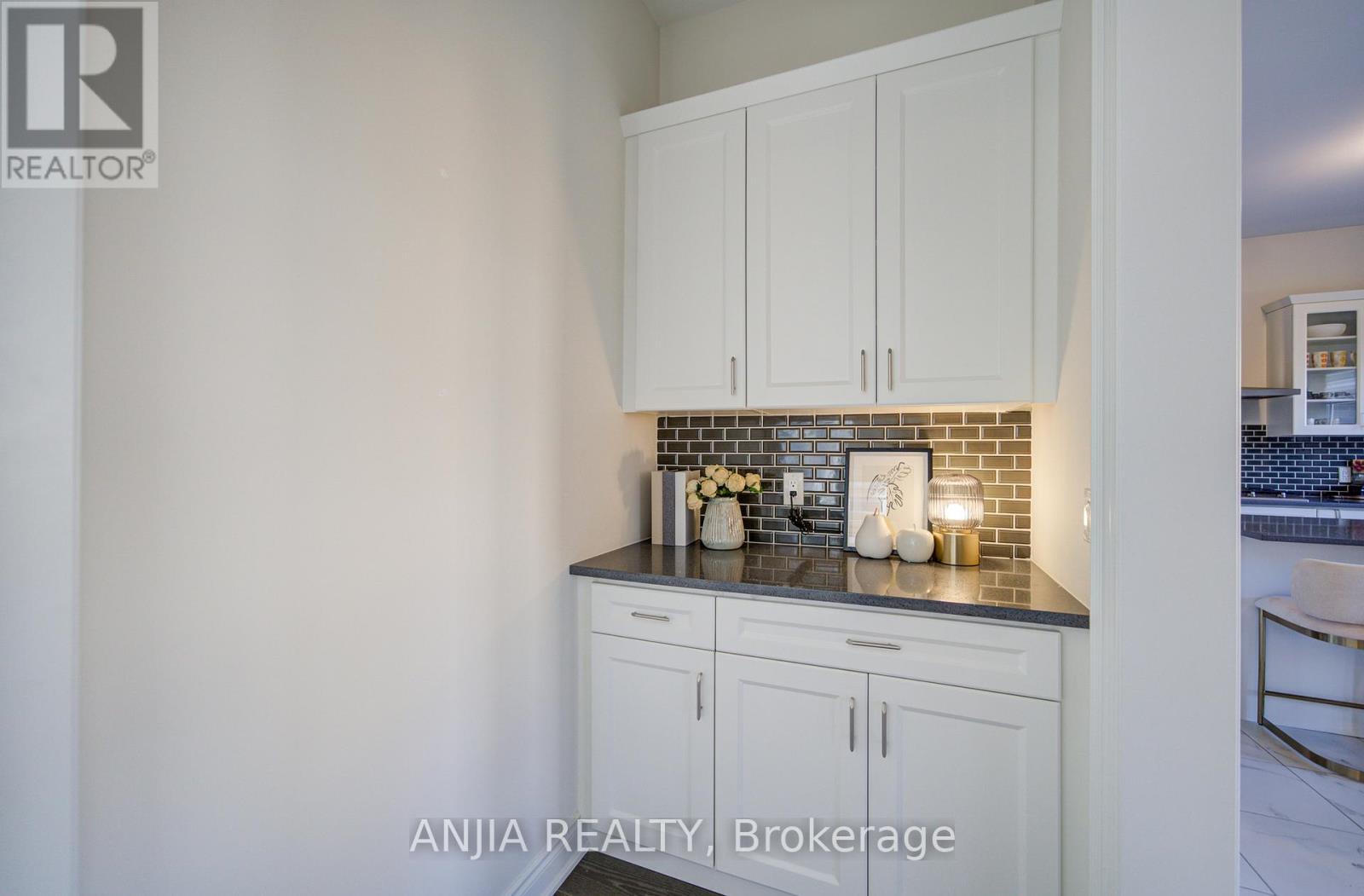 3 Joiner Circle, Whitchurch-Stouffville, Ontario  L4A 7X4 - Photo 14 - N12514622