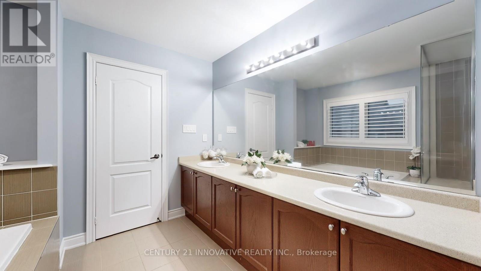 27 Brucefield Court, Whitchurch-Stouffville, Ontario  L4A 1V5 - Photo 19 - N12514642