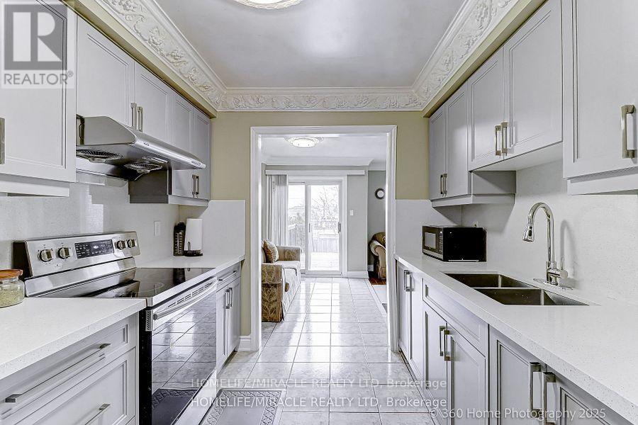 7 Creekwood Court, Vaughan, Ontario  L4L 9E6 - Photo 17 - N12514694