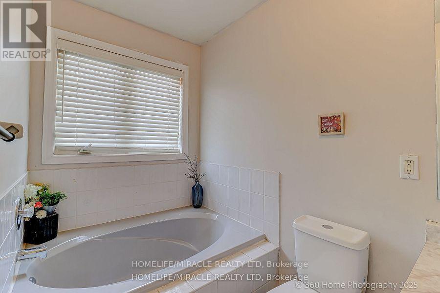 7 Creekwood Court, Vaughan, Ontario  L4L 9E6 - Photo 21 - N12514694