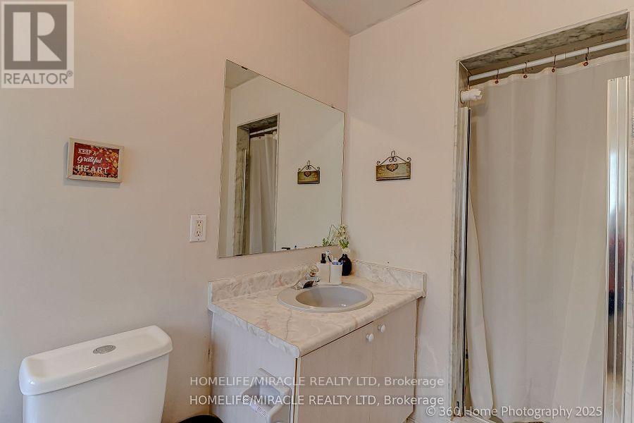 7 Creekwood Court, Vaughan, Ontario  L4L 9E6 - Photo 22 - N12514694