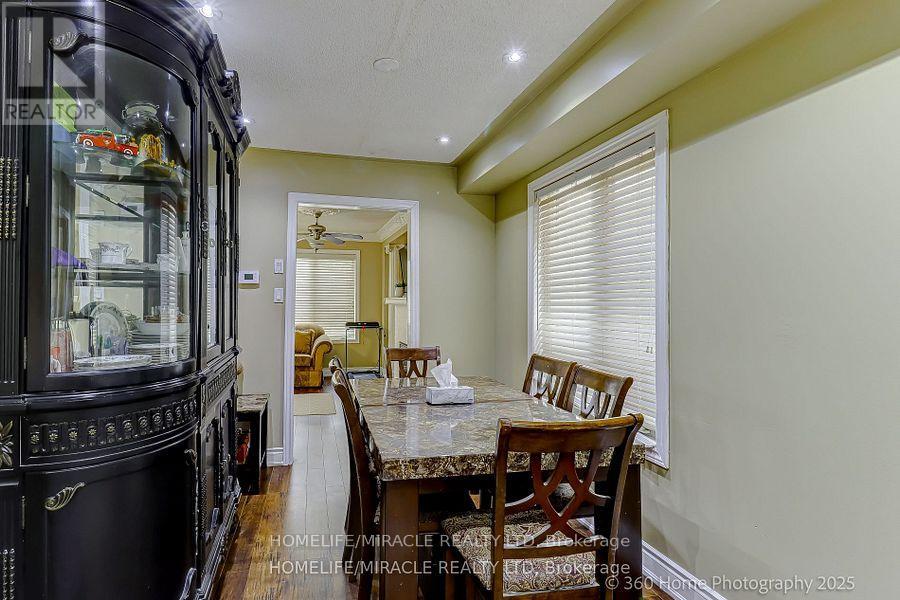 7 Creekwood Court, Vaughan, Ontario  L4L 9E6 - Photo 9 - N12514694