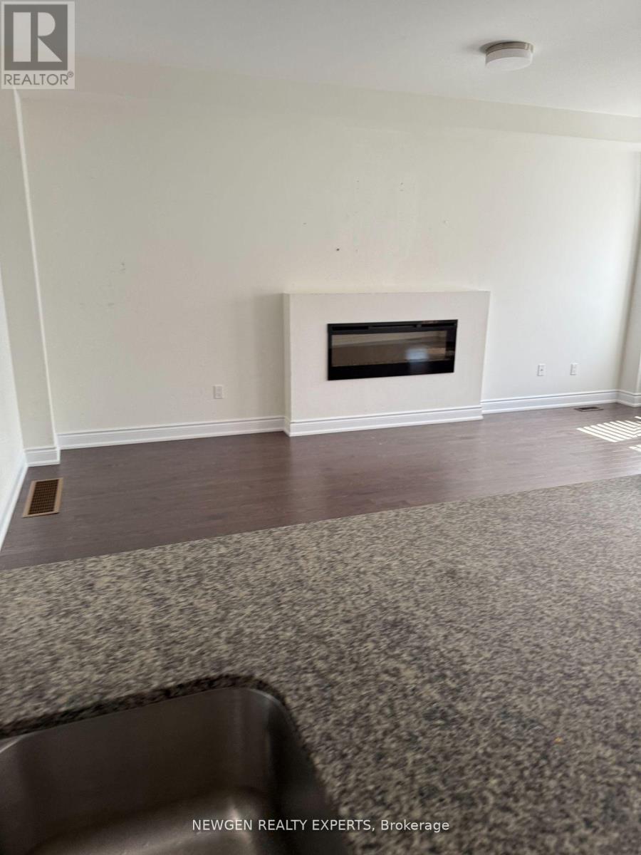 2126 Wilson Street, Innisfil, Ontario  L9S 0N7 - Photo 5 - N12514706