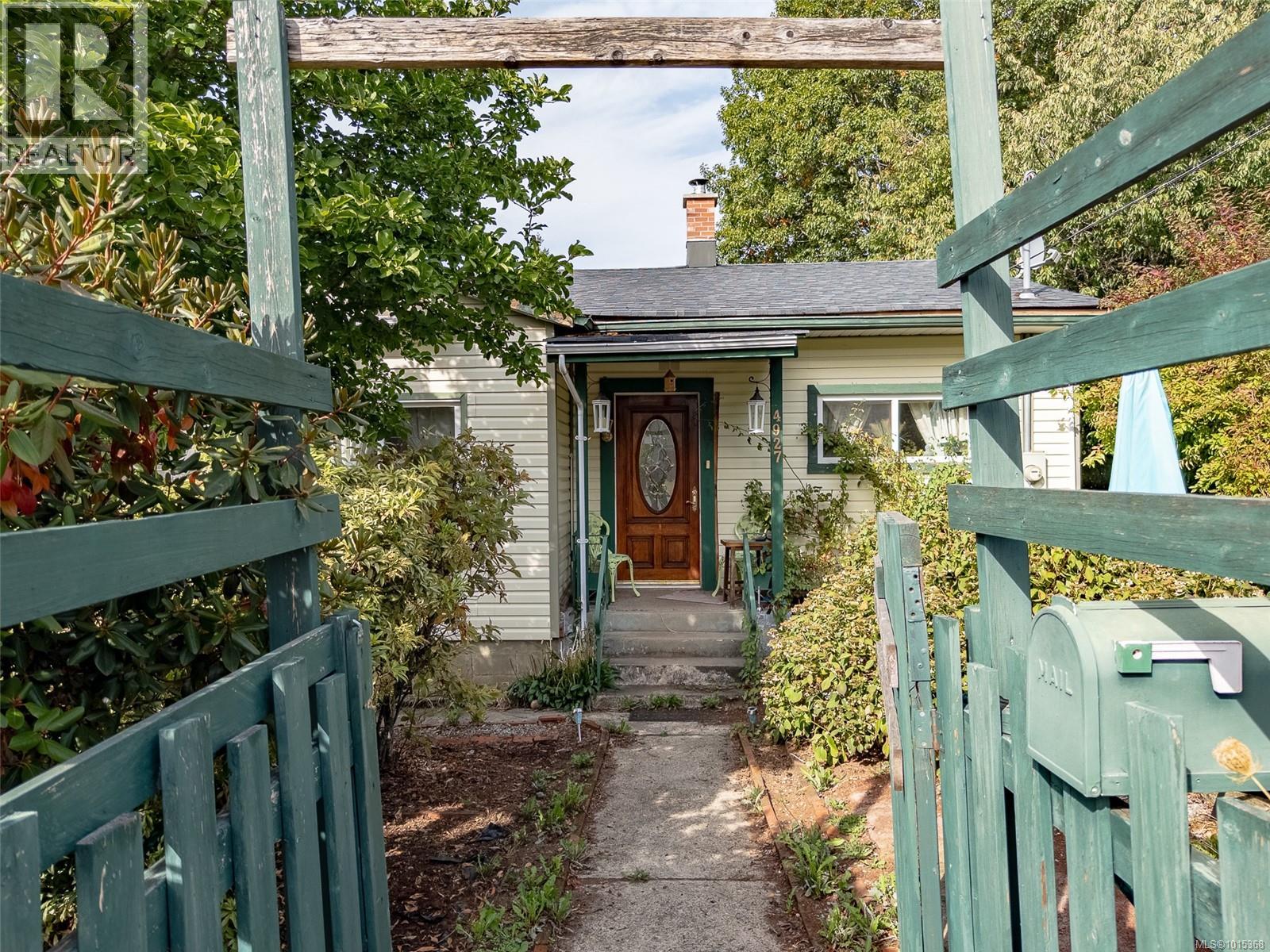 4927 Neill St, Port Alberni, British Columbia