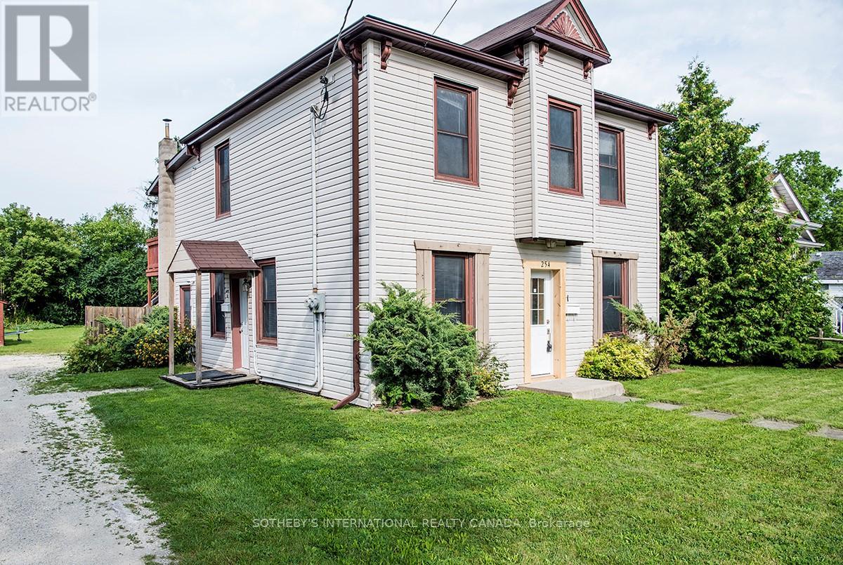 UNIT 2 (UPPER) - 254 CEDAR STREET, Collingwood, Ontario