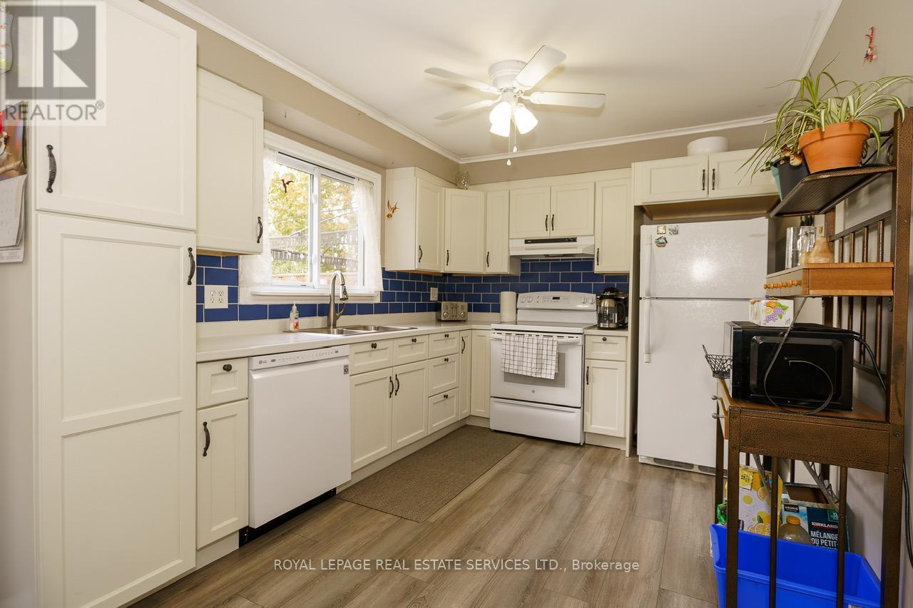 114 Elizabeth Street, Barrie, Ontario  L4N 6P2 - Photo 13 - S12514630