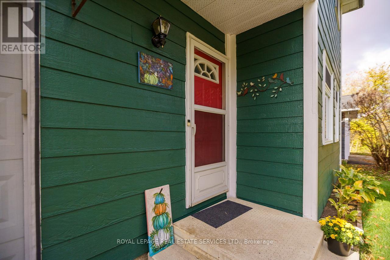 114 Elizabeth Street, Barrie, Ontario  L4N 6P2 - Photo 4 - S12514630