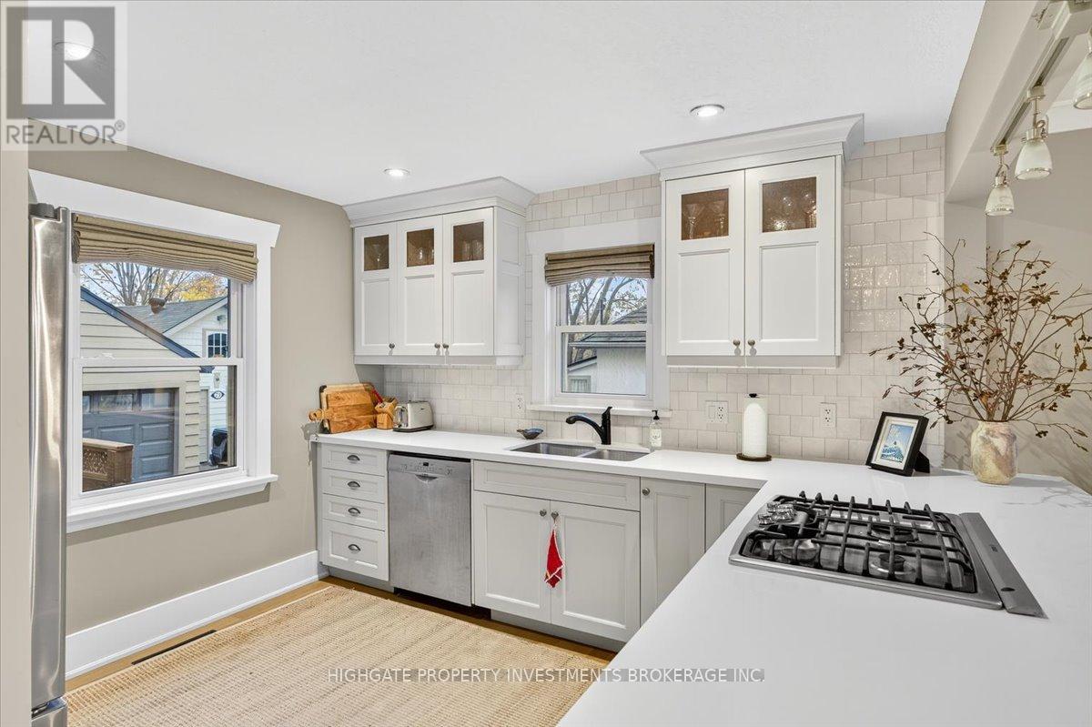 75 Dundonald Street N, Barrie, Ontario  L4M 3T2 - Photo 11 - S12514686