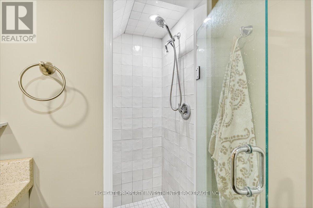 75 Dundonald Street N, Barrie, Ontario  L4M 3T2 - Photo 35 - S12514686