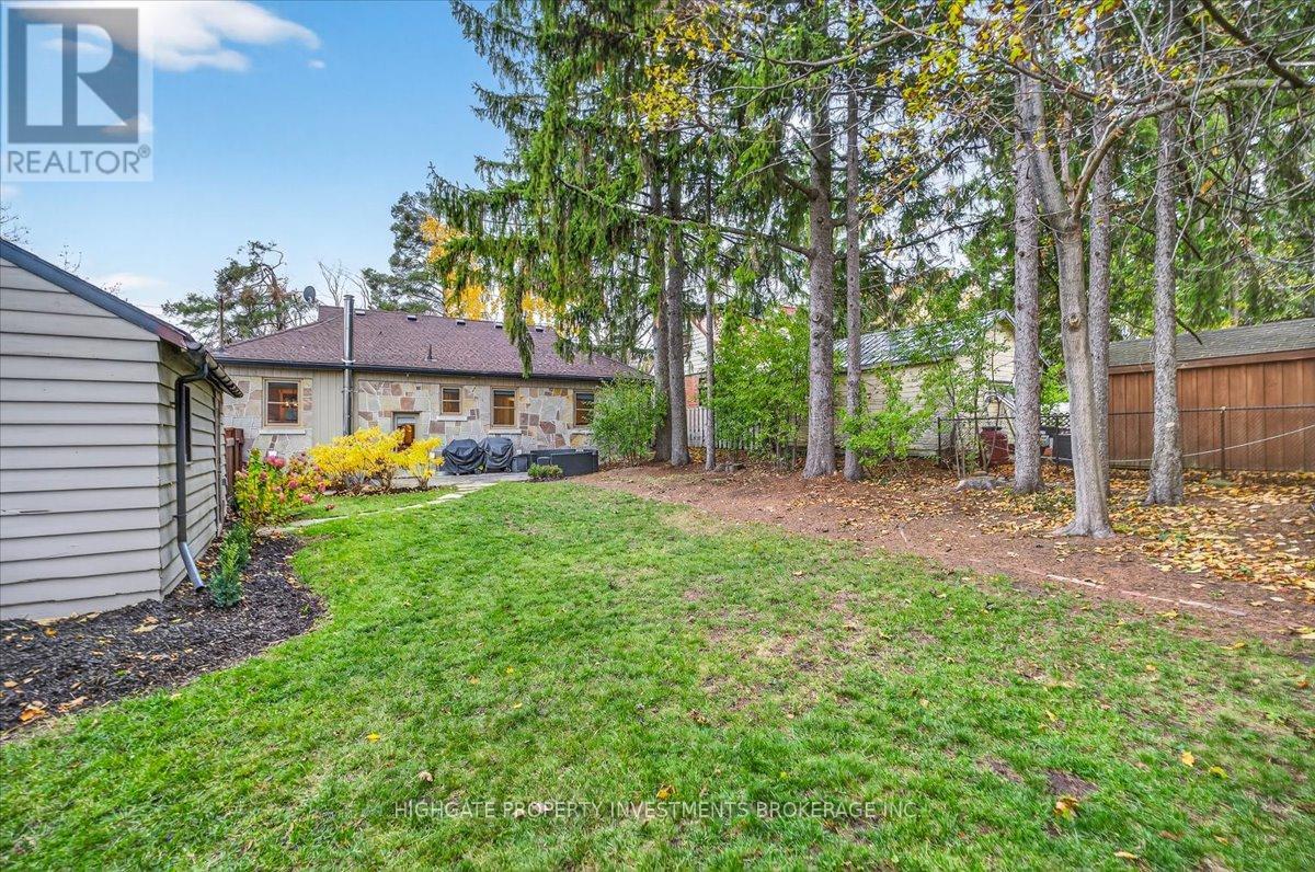 75 Dundonald Street N, Barrie, Ontario  L4M 3T2 - Photo 38 - S12514686