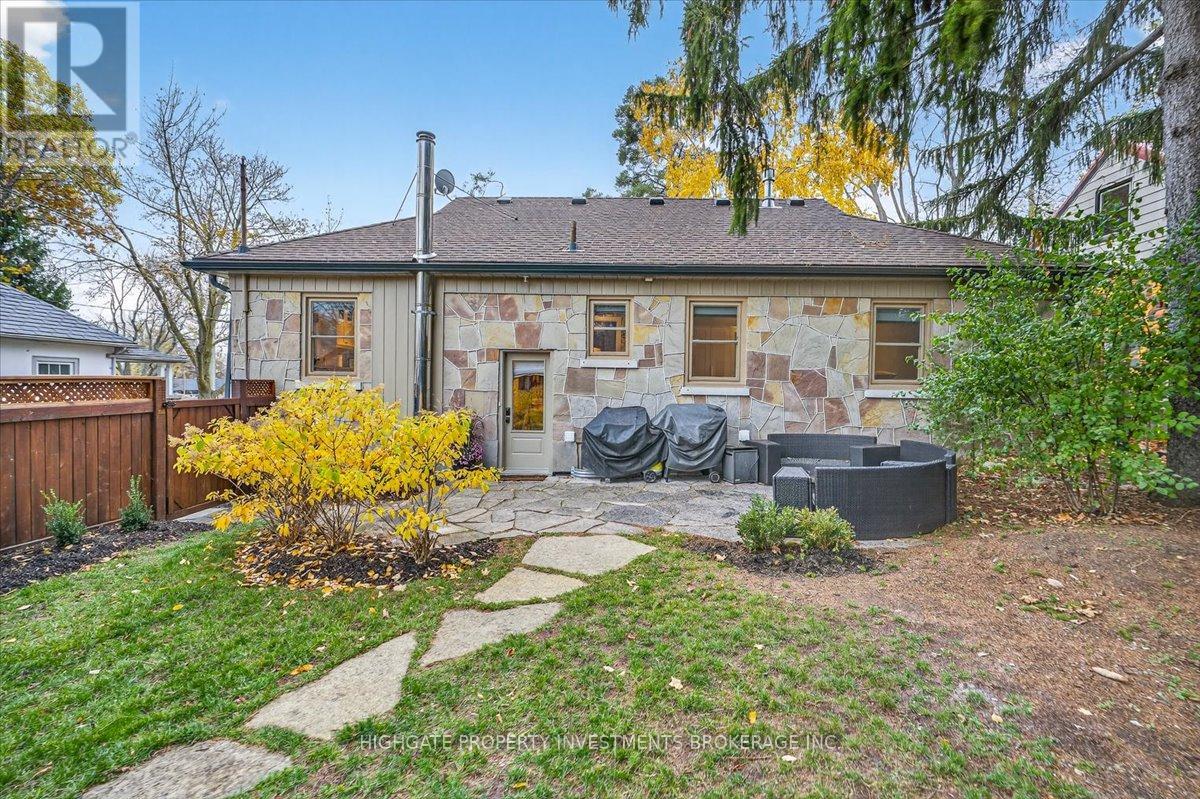 75 Dundonald Street N, Barrie, Ontario  L4M 3T2 - Photo 39 - S12514686