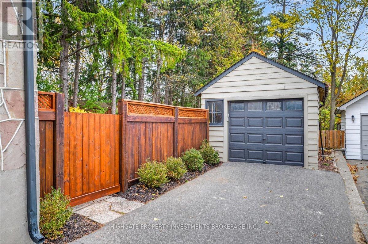 75 Dundonald Street N, Barrie, Ontario  L4M 3T2 - Photo 40 - S12514686