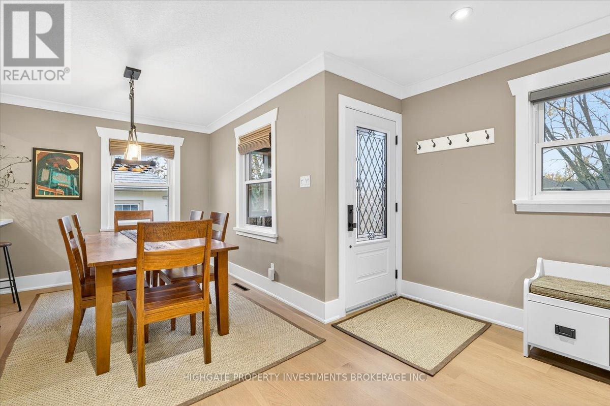 75 Dundonald Street N, Barrie, Ontario  L4M 3T2 - Photo 5 - S12514686