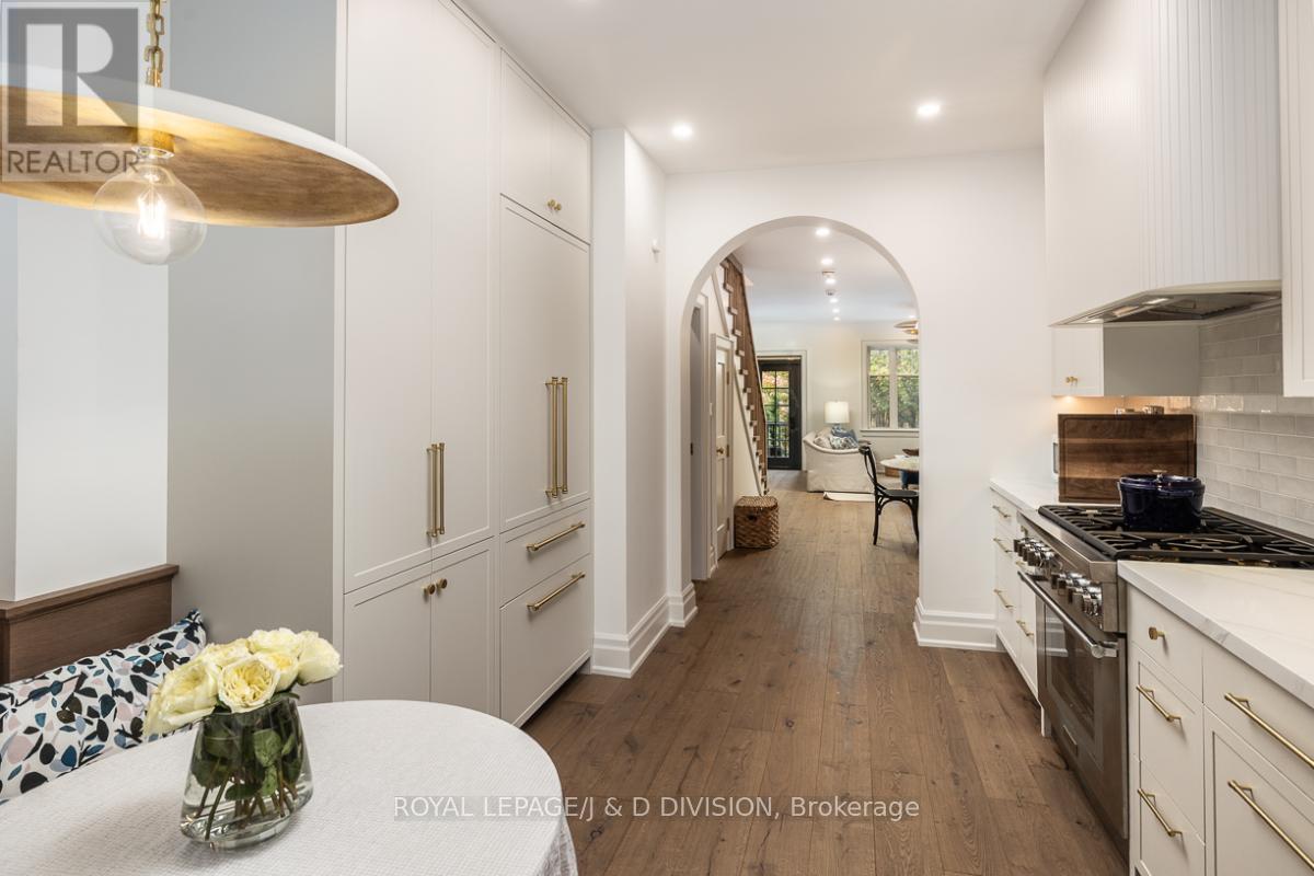 102 Shaftesbury Avenue, Toronto, Ontario  M4T 1A5 - Photo 14 - C12514494