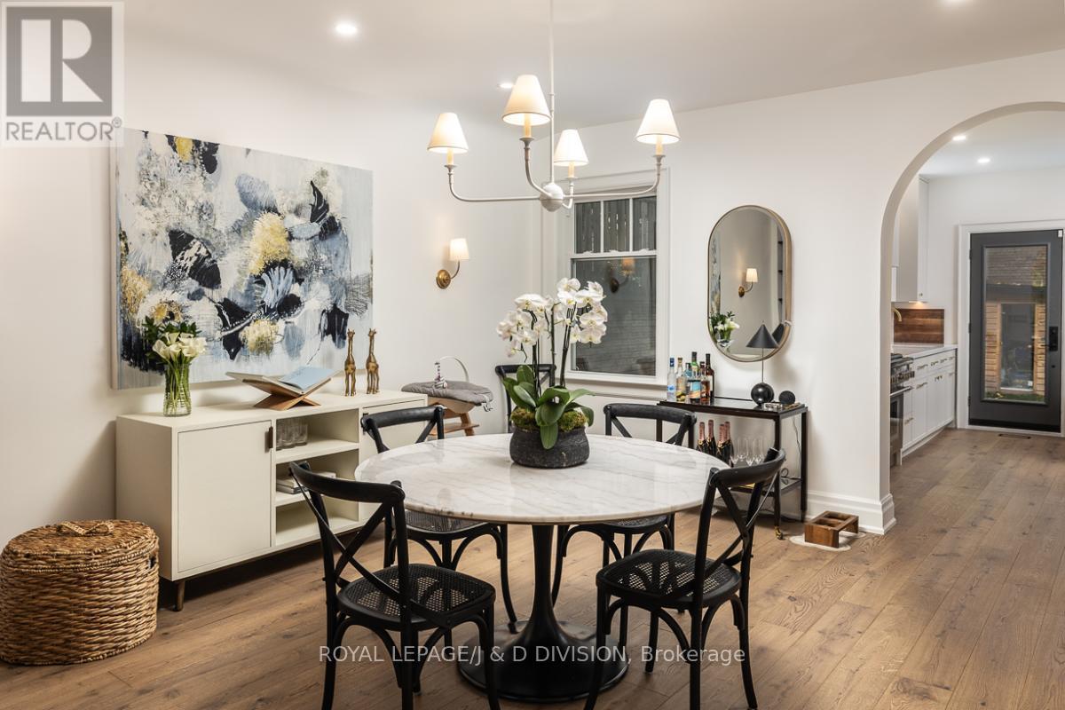 102 Shaftesbury Avenue, Toronto, Ontario  M4T 1A5 - Photo 12 - C12514494