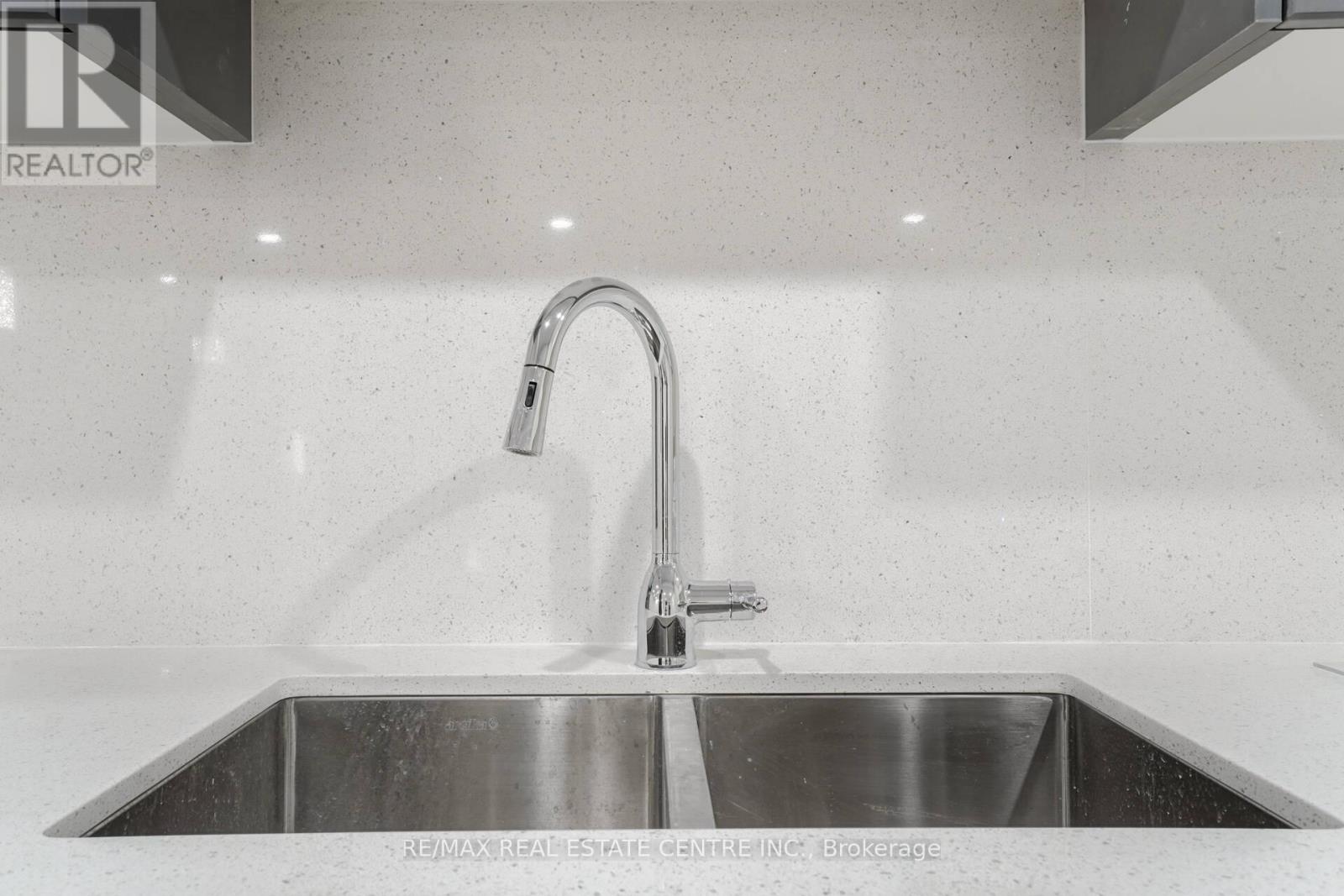 3252 Escada Drive, Mississauga, Ontario  L5M 7V5 - Photo 10 - W12514436