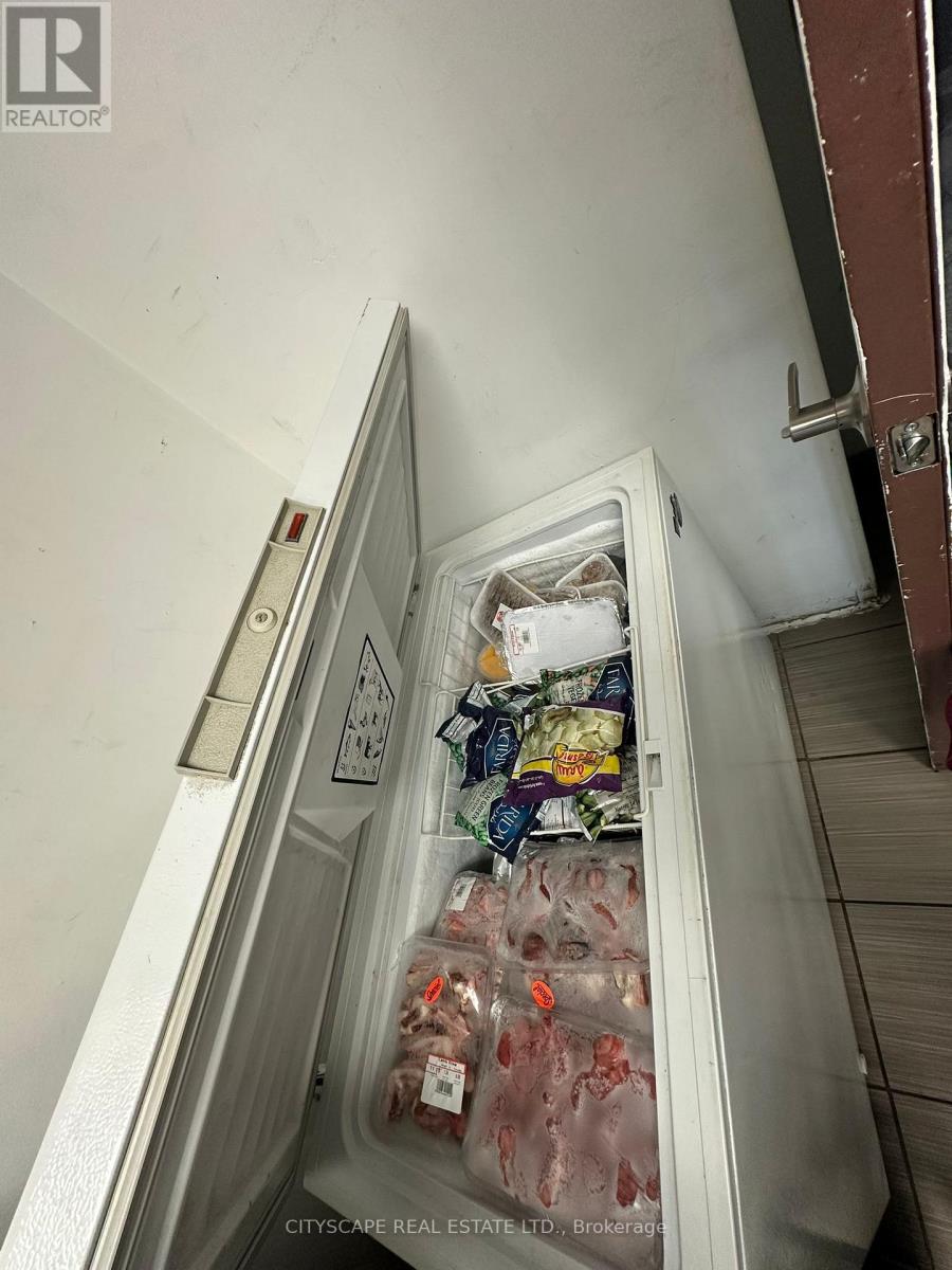 1 - 9149 Derry Road W, Milton, Ontario  L9T 7Y9 - Photo 4 - W12514456