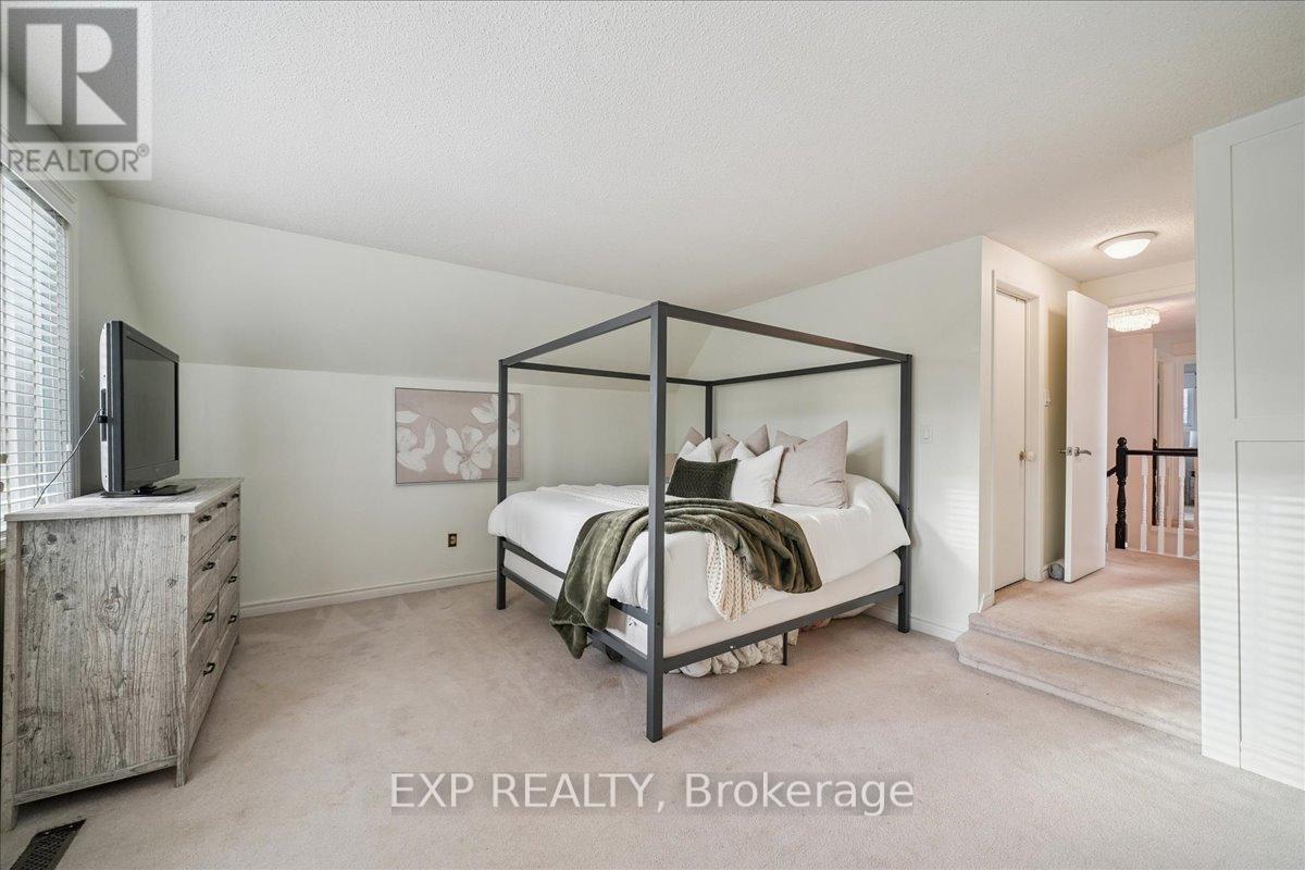 1173 Bridlewood Trail, Oakville, Ontario  L6M 2L3 - Photo 19 - W12514462