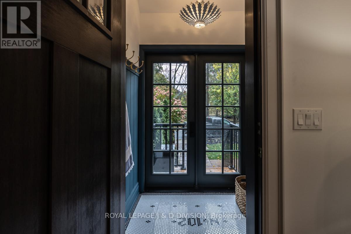 102 Shaftesbury Avenue, Toronto, Ontario  M4T 1A5 - Photo 5 - C12514494