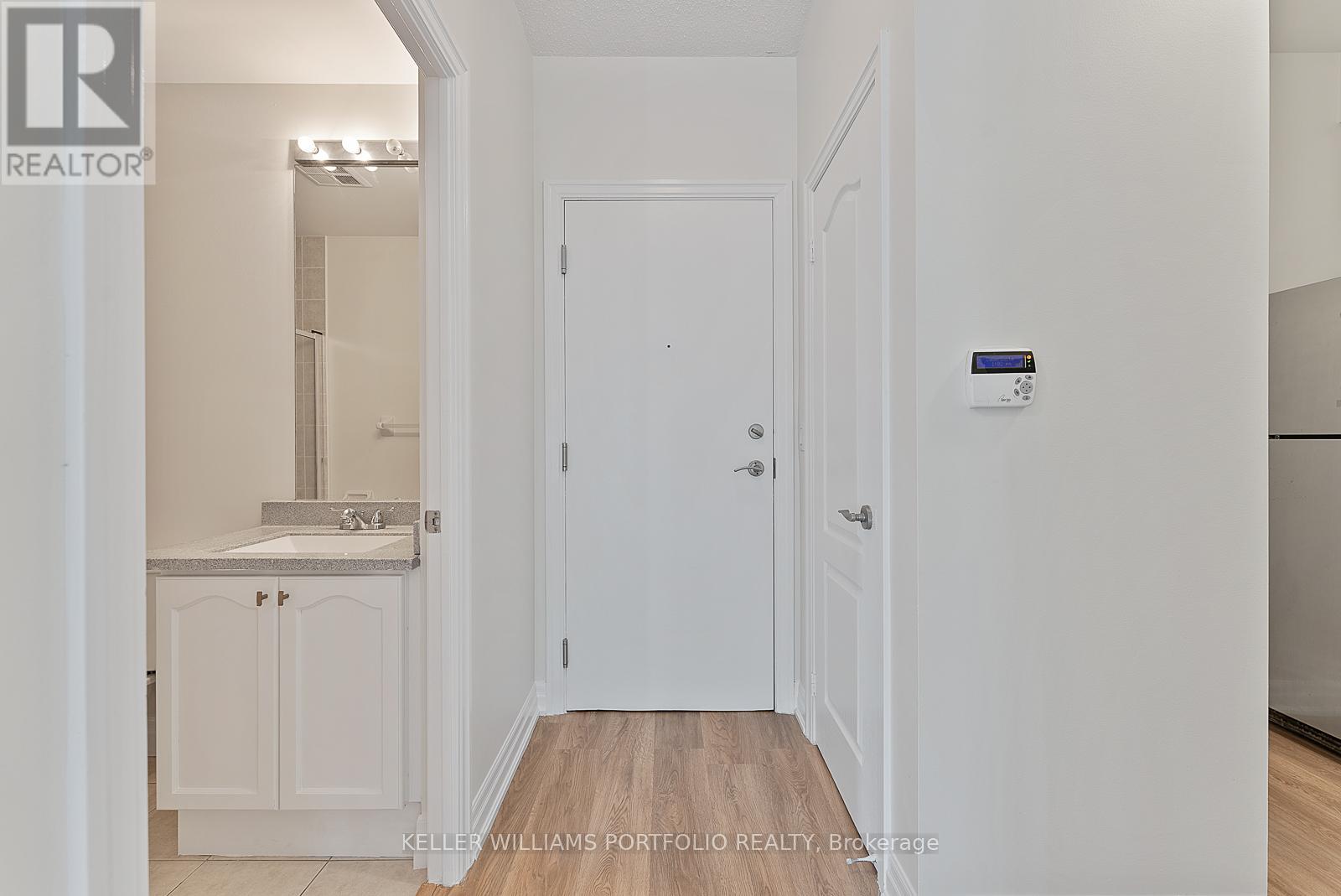 2308 - 2121 Lake Shore Boulevard W, Toronto, Ontario  M8V 4E9 - Photo 3 - W12514466