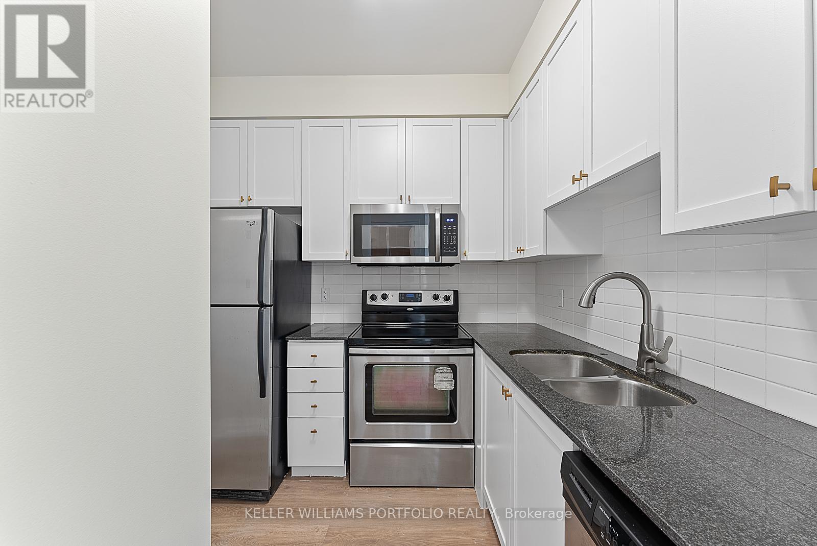 2308 - 2121 Lake Shore Boulevard W, Toronto, Ontario  M8V 4E9 - Photo 8 - W12514466