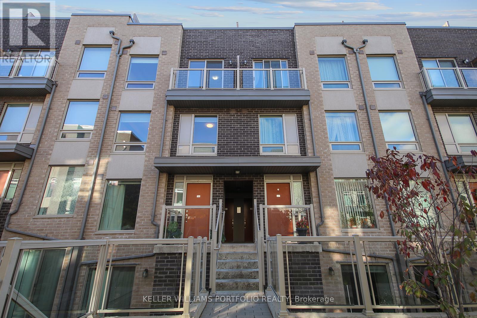 223 - 7 APPLEWOOD LANE, Toronto, Ontario