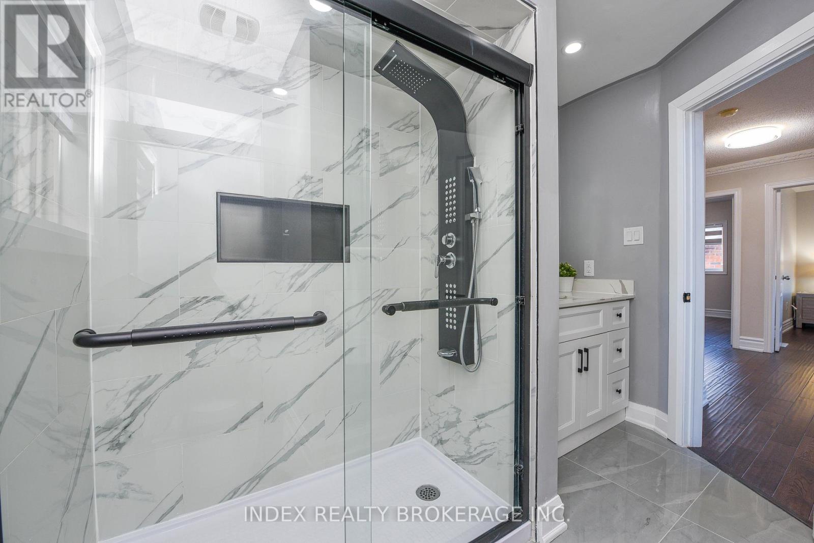 10 Leopard Gate, Brampton, Ontario  L6R 2E5 - Photo 29 - W12514480