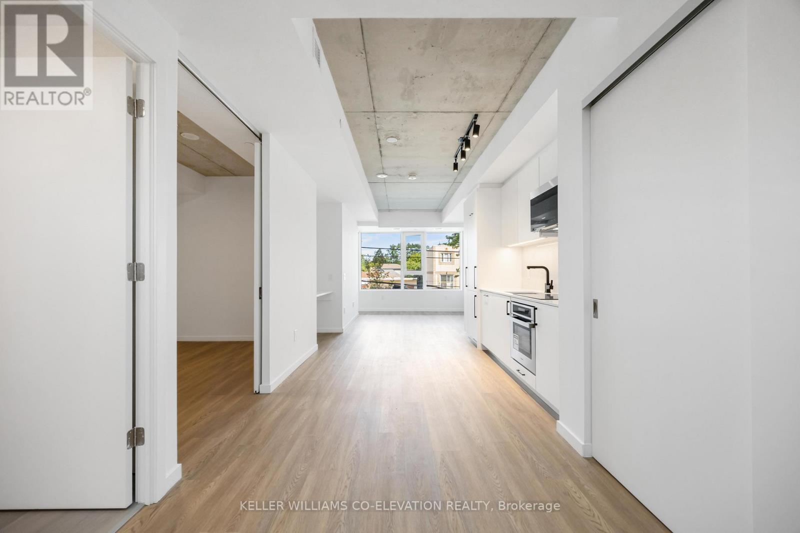 219 - 689 The Queensway Street, Toronto, Ontario  M8Y 1L1 - Photo 4 - W12514482