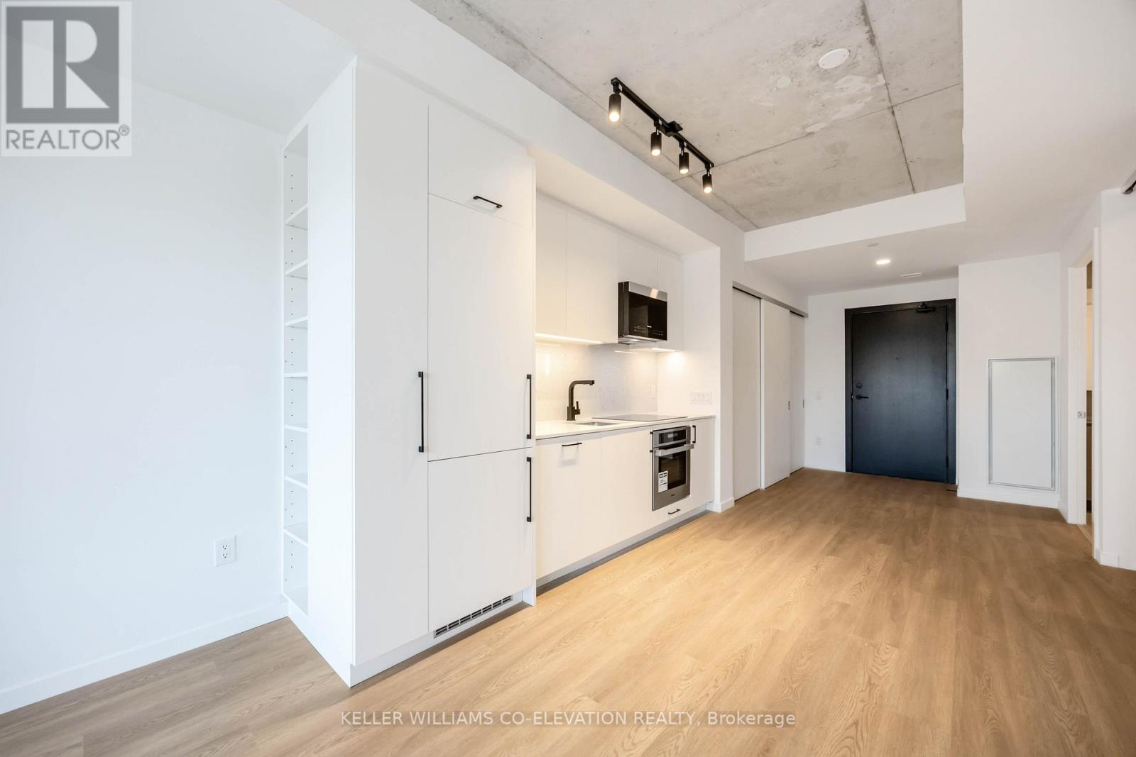 219 - 689 The Queensway Street, Toronto, Ontario  M8Y 1L1 - Photo 6 - W12514482