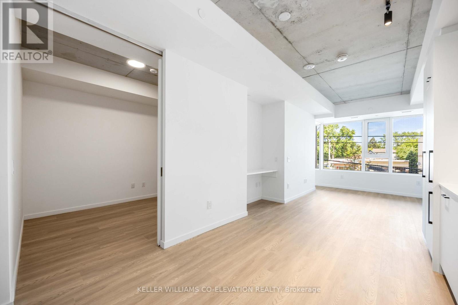 219 - 689 The Queensway Street, Toronto, Ontario  M8Y 1L1 - Photo 8 - W12514482