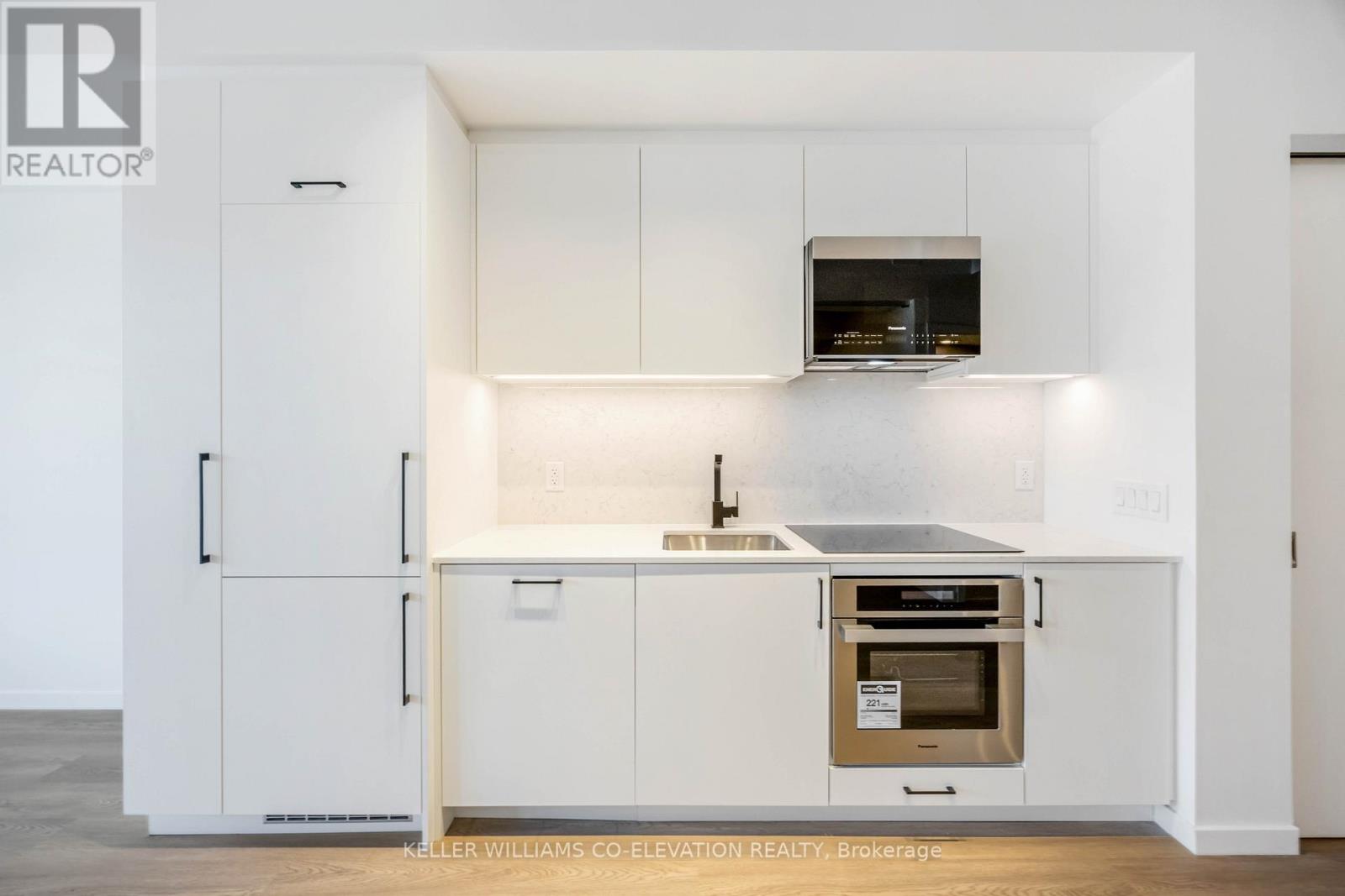 219 - 689 The Queensway Street, Toronto, Ontario  M8Y 1L1 - Photo 9 - W12514482