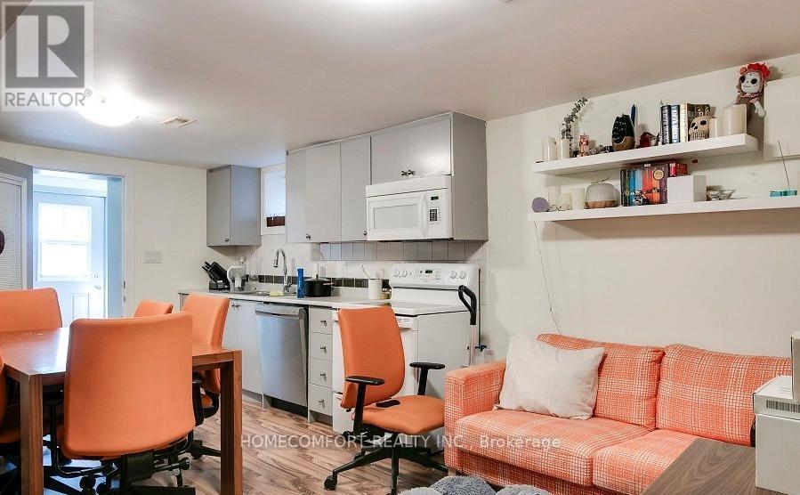 Lower - 178 Rosemount Avenue, Toronto, Ontario  M6H 2M9 - Photo 3 - W12514508