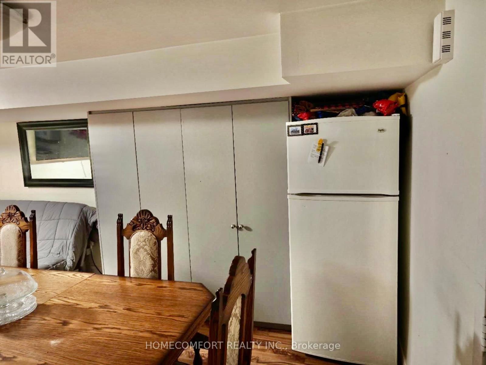 Lower - 178 Rosemount Avenue, Toronto, Ontario  M6H 2M9 - Photo 7 - W12514508