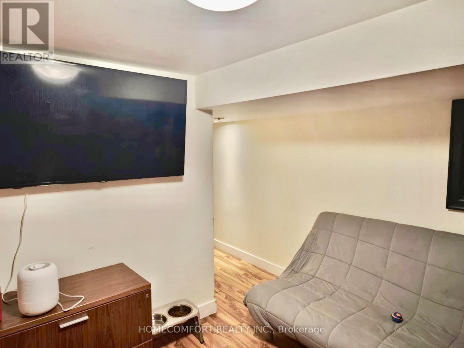 Lower - 178 Rosemount Avenue, Toronto, Ontario  M6H 2M9 - Photo 8 - W12514508