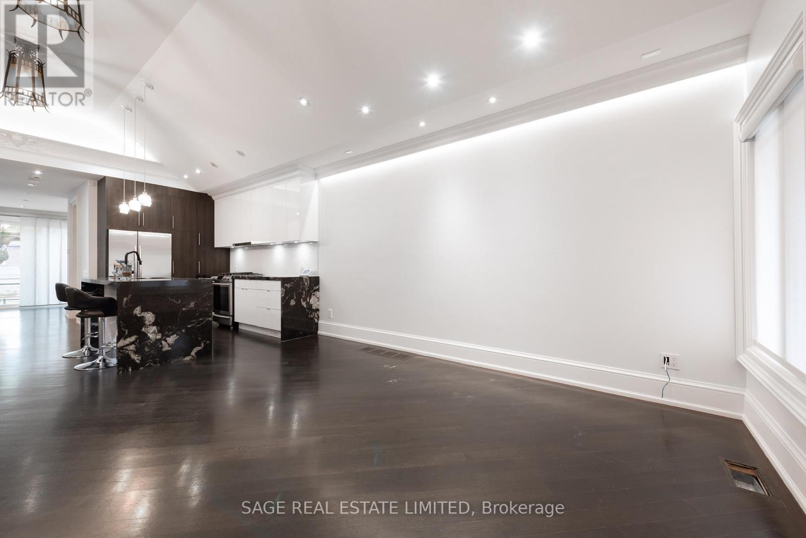 170 Silverthorne Avenue, Toronto, Ontario  M6N 3K3 - Photo 4 - W12514534