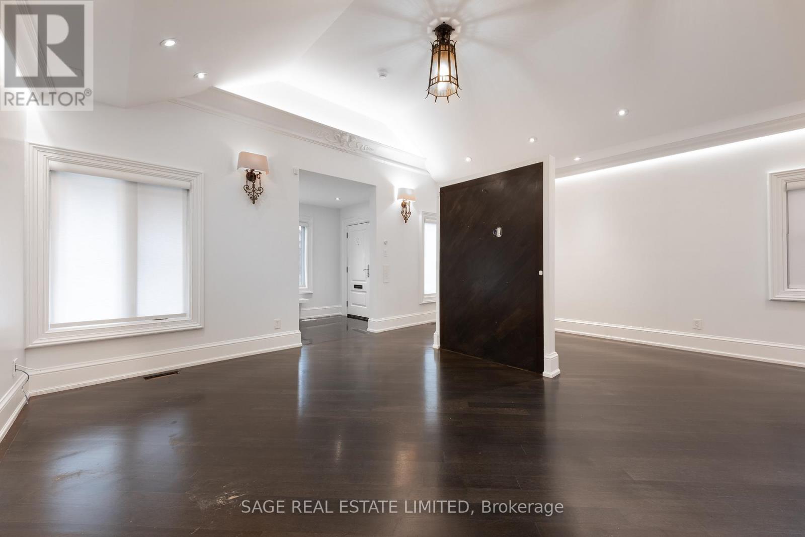 170 Silverthorne Avenue, Toronto, Ontario  M6N 3K3 - Photo 6 - W12514534