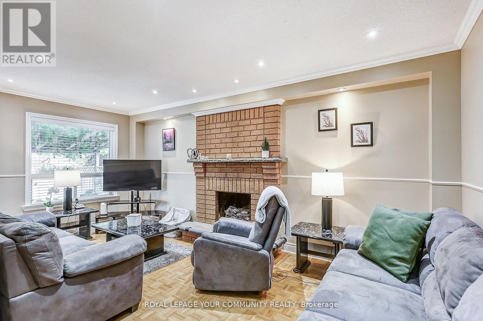 1045 Sherwood Mills Boulevard, Mississauga, Ontario  L5V 1R3 - Photo 17 - W12514572