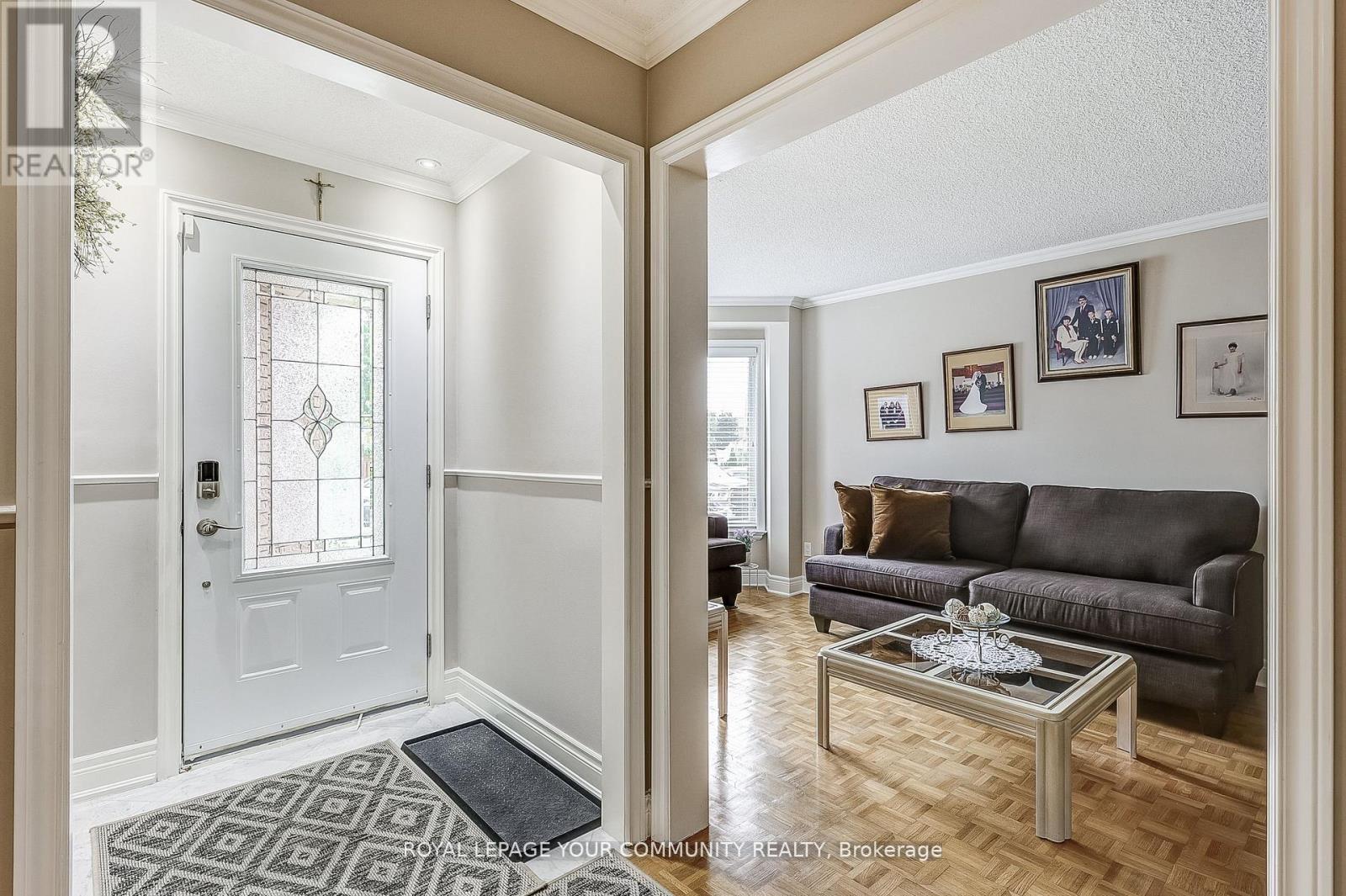 1045 Sherwood Mills Boulevard, Mississauga, Ontario  L5V 1R3 - Photo 5 - W12514572