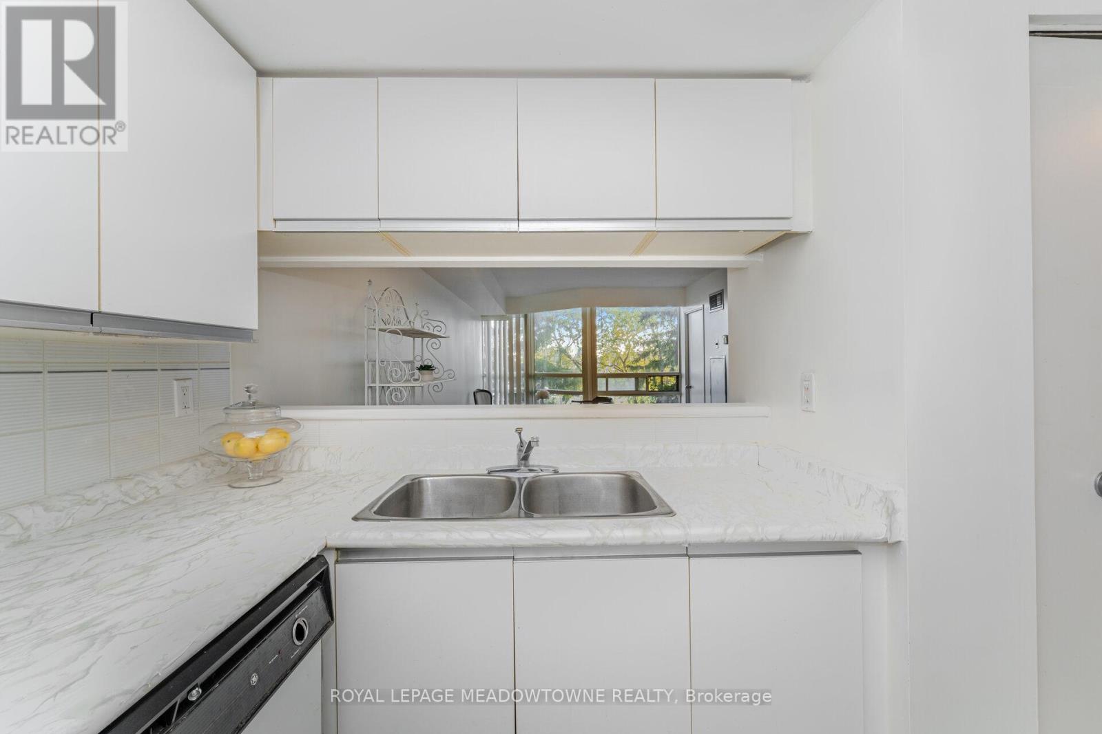 406 - 75 King Street E, Mississauga, Ontario  L5A 4G5 - Photo 11 - W12514576